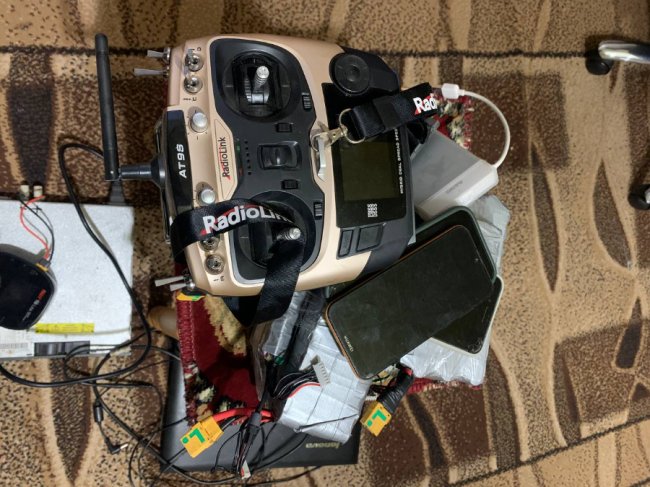 Виробляли БпЛА, щоб переправляти через кордон цигарки: на Волині викрили контробандистів