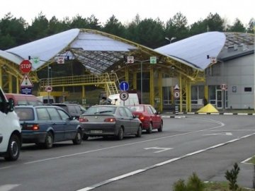 На Ягодинській митниці - черга із 80 автомобілів