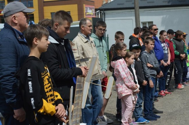 У Ковелі змагалися юні авіамоделісти. ФОТО
