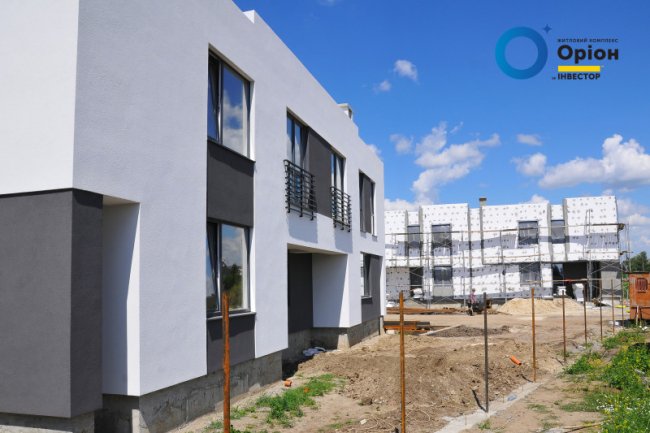 Перші квадрохауси у Луцьку: у ЖК «Оріон» кипить робота. ФОТО*