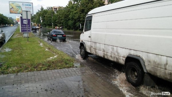 Наслідки шквальної зливи у Луцьку. ФОТО. ВІДЕО
