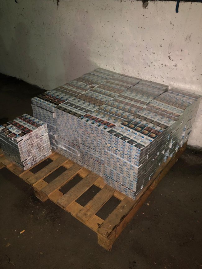 У пункті пропуску «Доманове» в паливних баках авто знайшли контрабанду. ФОТО