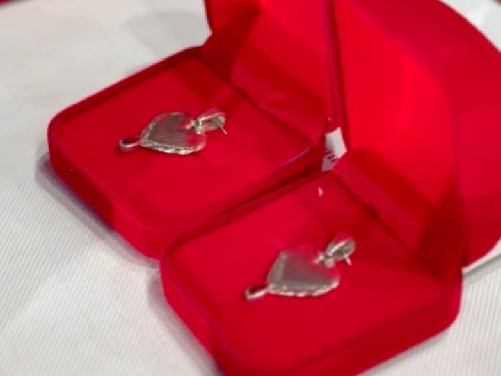 «Батьківське серце»: на Волині дітям загиблих Героїв вручили срібні кулони з іменами рідних