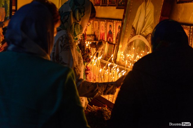 Як лучани на Маковія святили трави та мед. ФОТОРЕПОРТАЖ