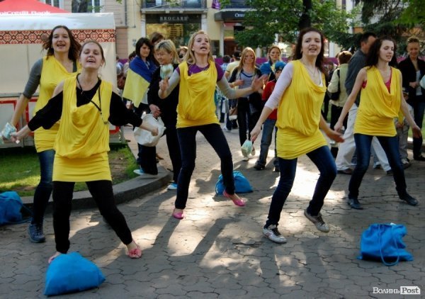 Як у Львові вболівали за Україну в матчі з Францією. ФОТО