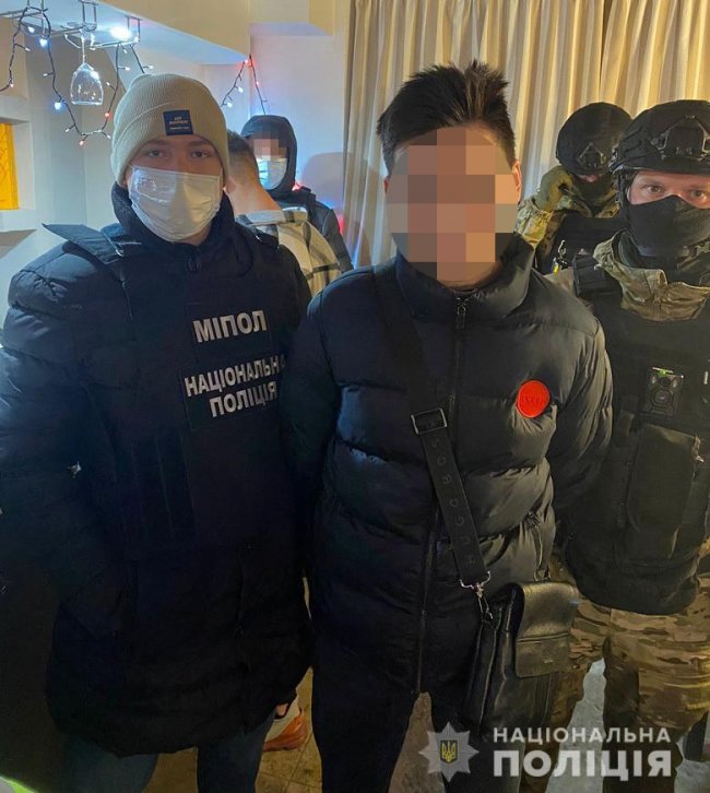 19-річна волинянка з іноземцем «розводила» чоловіків на гроші у фейковому кафе