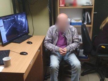 У Луцьку чоловік хотів відкупитися хабарем за крадіжку товарів з магазину