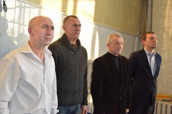 У Луцькому басейні відбулись змагання з плавання