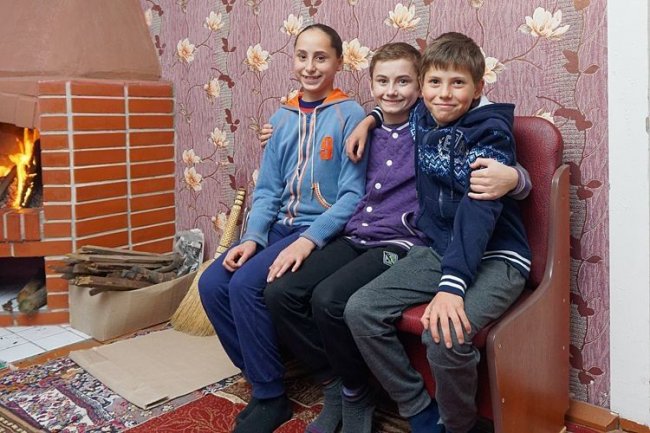 Волинське подружжя допомагає сиротам. ФОТО