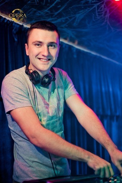 Еротичний «Дєвішнік» у луцькому клубі. ФОТО