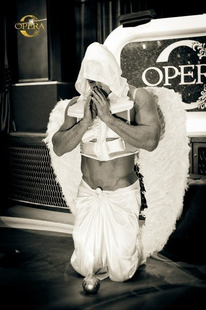 Еротичний «Дєвішнік» у луцькому клубі. ФОТО