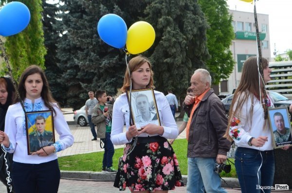 У Луцьку привітали матерів, чиї сини загинули в АТО