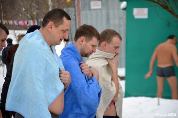 Лід, ополонка та Йорданська вода: Водохреще у Луцьку 