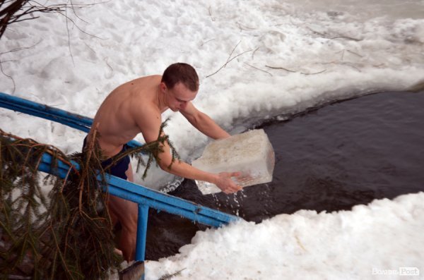 Лід, ополонка та Йорданська вода: Водохреще у Луцьку 