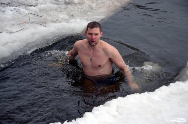 Лід, ополонка та Йорданська вода: Водохреще у Луцьку 