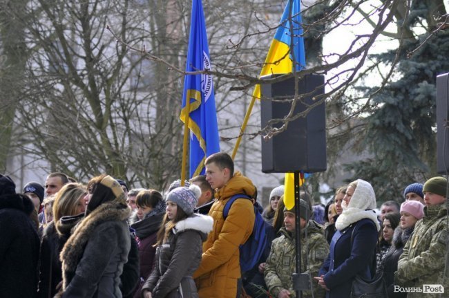Сотні лучан вшанували пам’ять Героїв Небесної Сотні