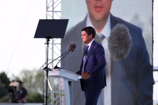 Нові обличчя міст: хто йде на вибори від «Слуги Народу»*