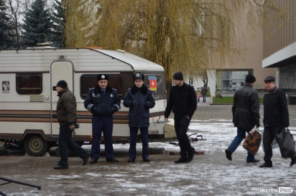 Як пікетували прокуратуру і СБУ учасники Євромайдану в Луцьку. ФОТО. ВІДЕО