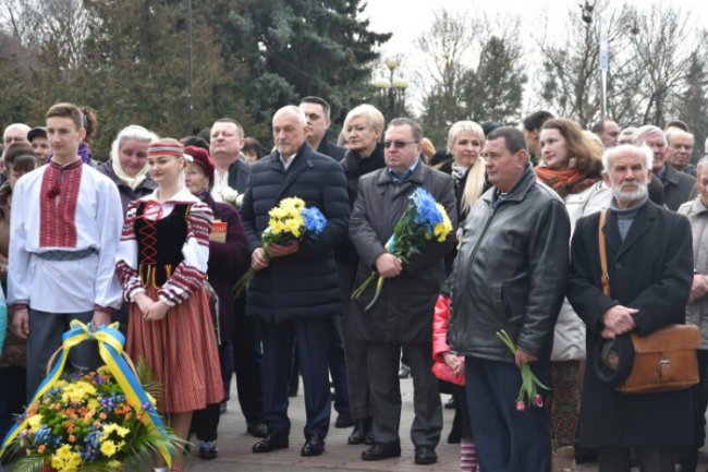 У Луцьку вшанували пам'ять Кобзаря. ФОТО