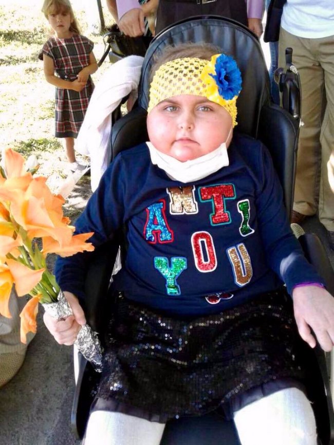 Велика перемога: Настуня Абрамчук пішла до школи