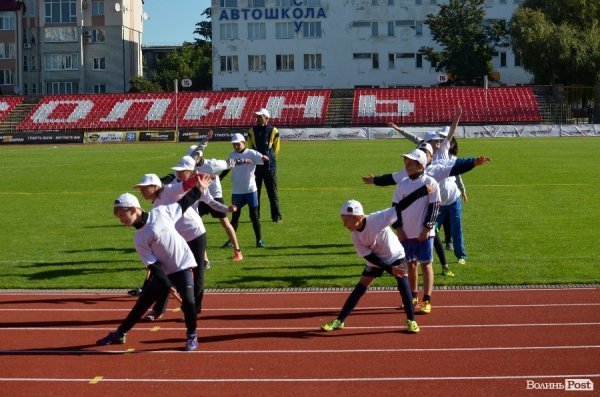 Футболісти ФК «Волинь» тренувались зі школярами. ФОТО