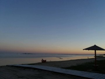 Осінній світанок на Світязі. ФОТО