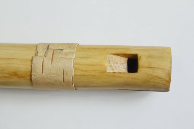 Із деревини Лесиного ясена зробили музичний інструмент. ФОТО