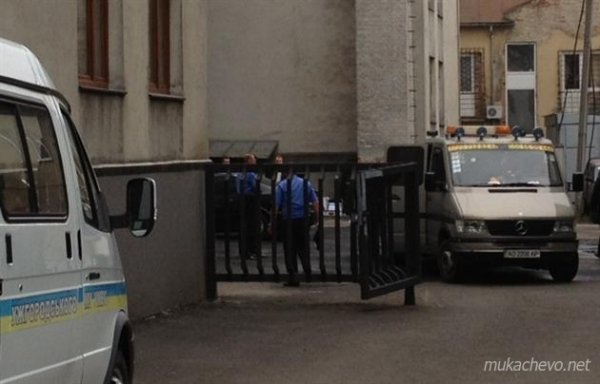 Спалили авто чиновнику мерії Ужгорода. ФОТО