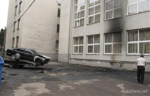 Спалили авто чиновнику мерії Ужгорода. ФОТО