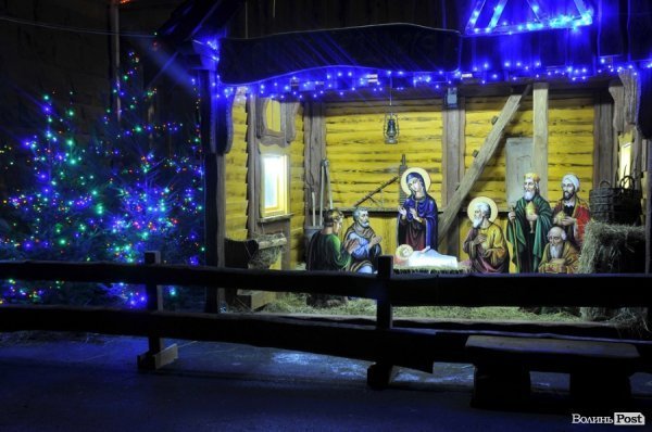 Нічна краса в Луцьку: головний корпус СНУ