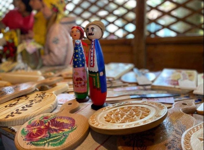 Волинські школярі популяризують петриківський розпис. ФОТО