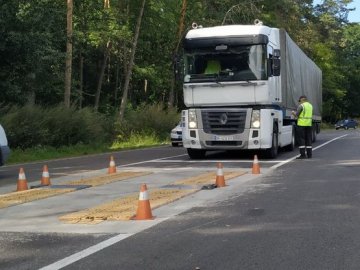 На Волині за переповнений щебенем MAN перевізника оштрафували на понад 13 тисяч євро
