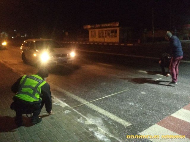 У волинському селі автівка на пішохідному переході збила 22- річного хлопця. ФОТО