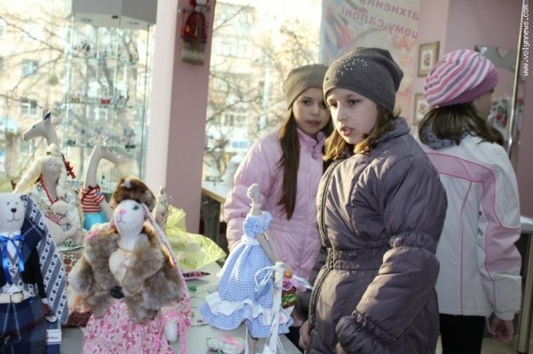 У Луцьку - незвична виставка ляльок ручної роботи. ФОТО