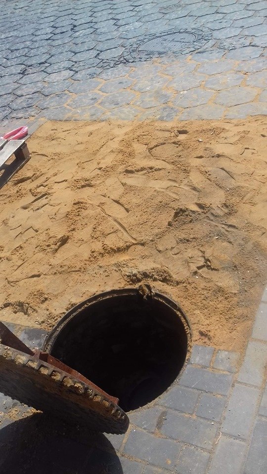 У центрі Луцька виявили величезне провалля. ФОТО