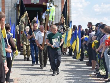 На Волині попрощалися із загиблим Героєм Петром Цариком. ФОТО