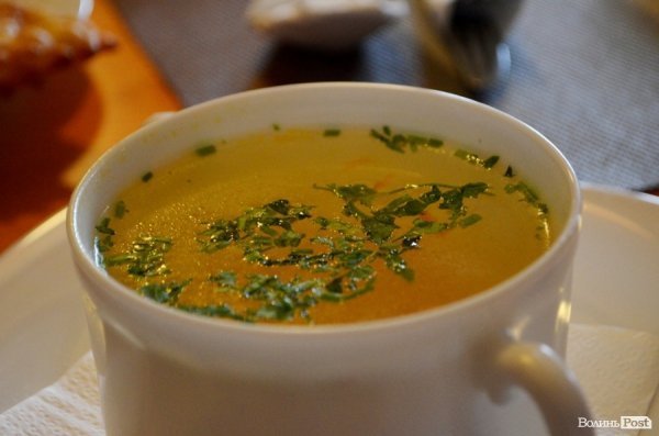 «Ресора» - мінус. «Чебуречна» - плюс. Смачного Луцька!