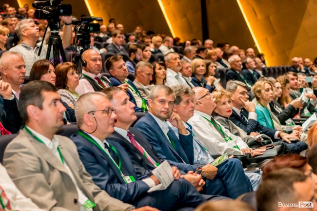 Сотні гостей та офіційні вітання: у Луцьку – міжнародний бізнес-форум. ФОТО