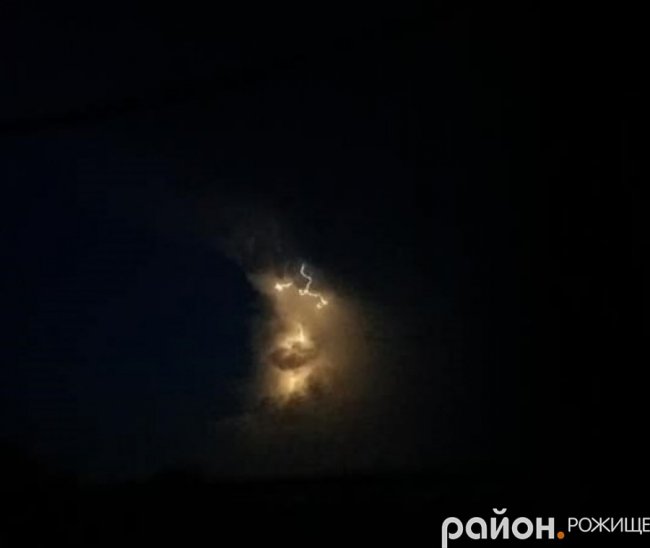 Вражаючі фото грози над Волинню