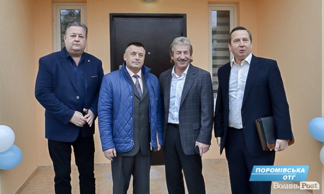 На Волині двом сім'ям, які виховують дітей-сиріт, побудували будинки