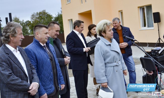 На Волині двом сім'ям, які виховують дітей-сиріт, побудували будинки