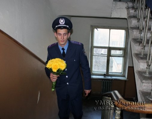 У Луцьку правоохоронець врятував жінці життя. ФОТО. ВІДЕО