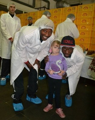  Футболісти  «Волині» подивилися, як печуть хліб. ФОТО