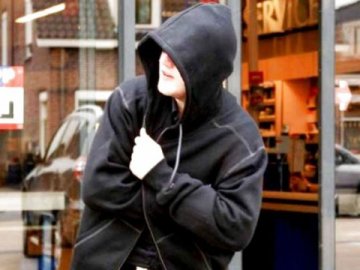 Викрадені гроші витратив на онлайн-ігри: на Волині 18-річний хлопець «обчистив» магазин