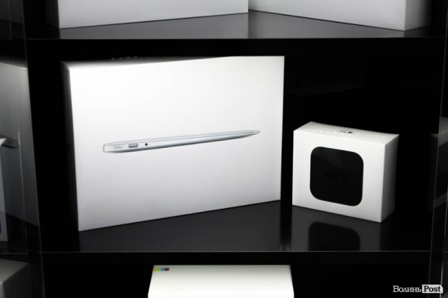 Надійно, сучасно, якісно: у Луцьку відкрили магазин продукції Apple*. ФОТО