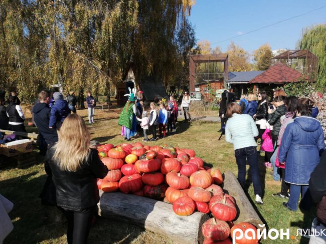 Як у луцькому звіринці відзначали Свято гарбуза. ФОТО
