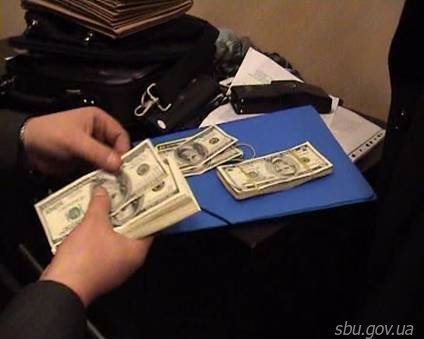 Високопосадовцям з митного поста «Луцьк» загрожує до 12 років тюрми