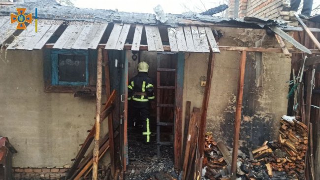 На Волині пожежники рятували від вогню дві господарські будівлі. ФОТО