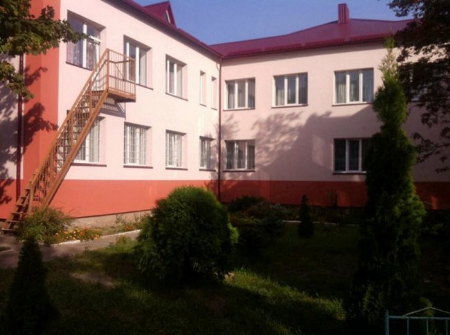 У селищі на Волині відремонтували фасад садочка за 2,5 мільйони. ФОТО
