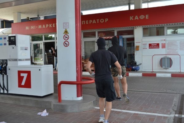 У Луцьку влаштували антипутінську акцію на російській заправці. ФОТО. ВІДЕО